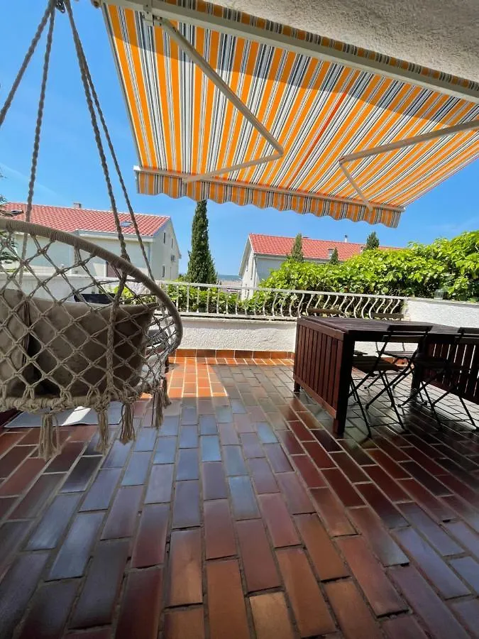 Summer Home Natali Punat Apartment